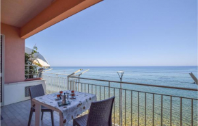 Beautiful Apartment In Marina Di Caronia Caronia